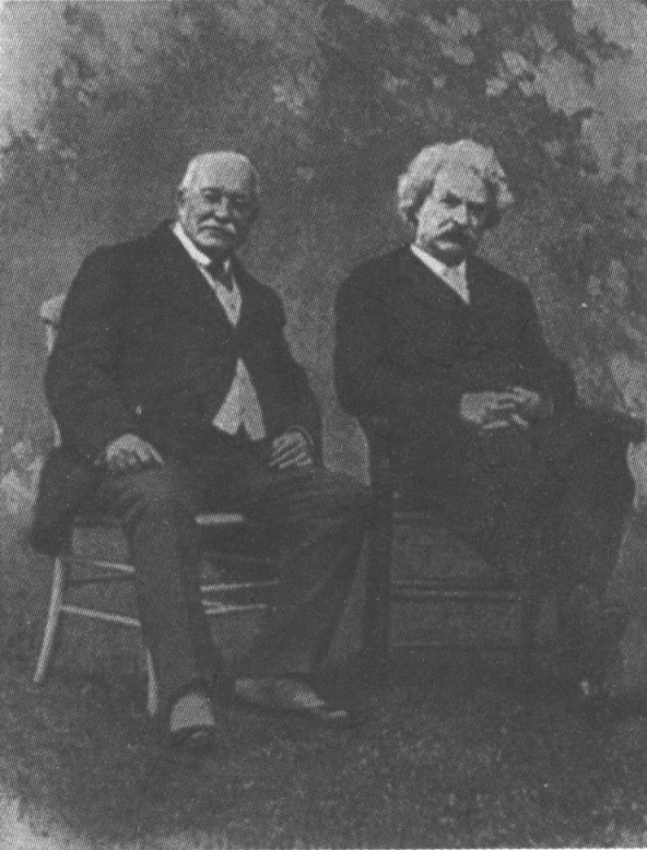 Марк Твен и Уильям Дин Хоуэллс в 1908 году